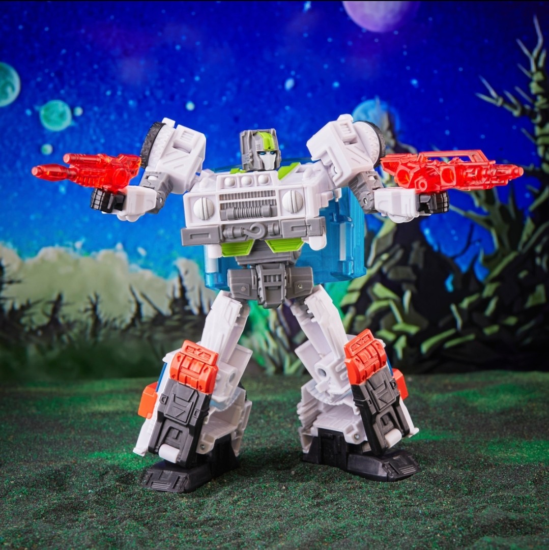 Transformers News: Legacy Evolution Medix is now Available on Pulse