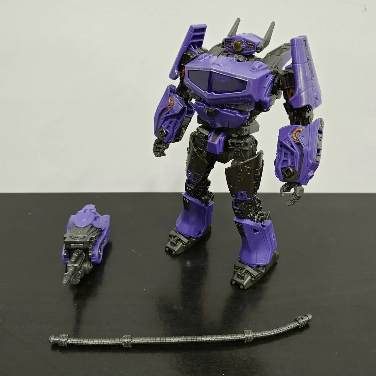 Transformers News: Video Review and Comparison Images for Transformers Studio Series Voyager BB Shockwave Transformers News: Video Review and Comparison Images for Transformers Studio Series Voyager BB Shockwave