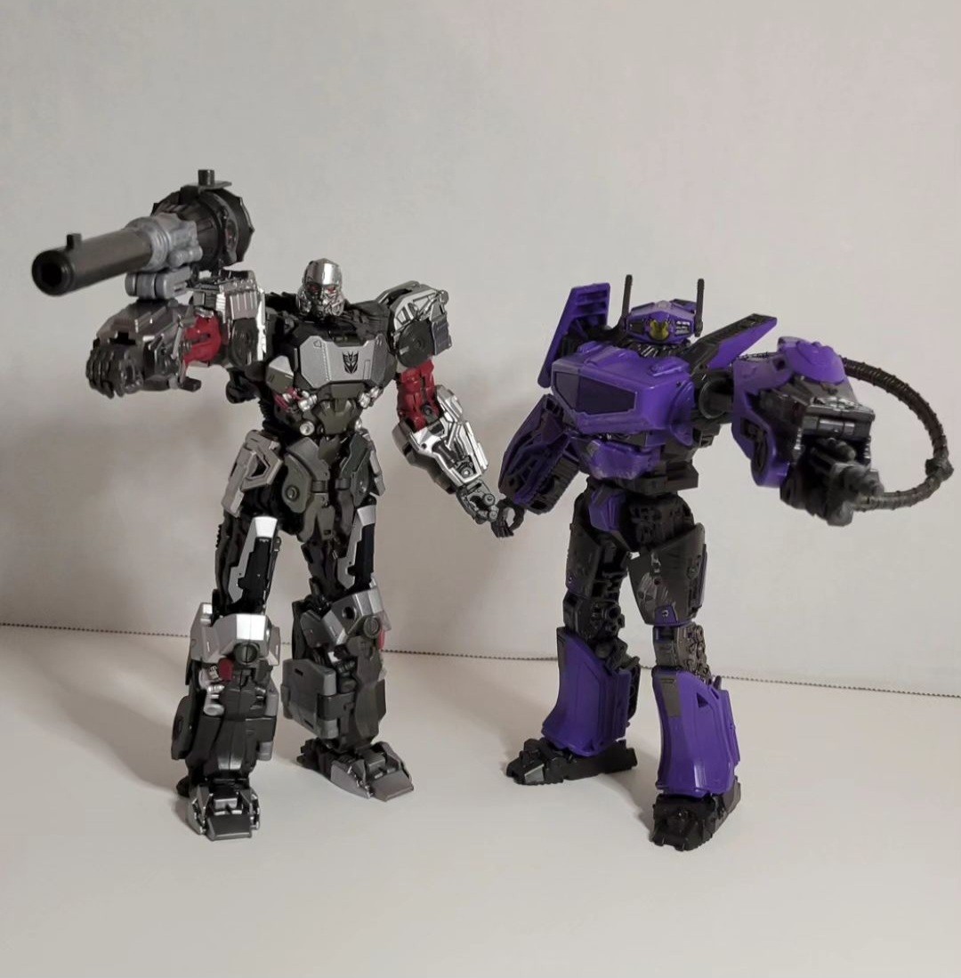 Transformers News: Video Review and Comparison Images for Transformers Studio Series Voyager BB Shockwave Transformers News: Video Review and Comparison Images for Transformers Studio Series Voyager BB Shockwave