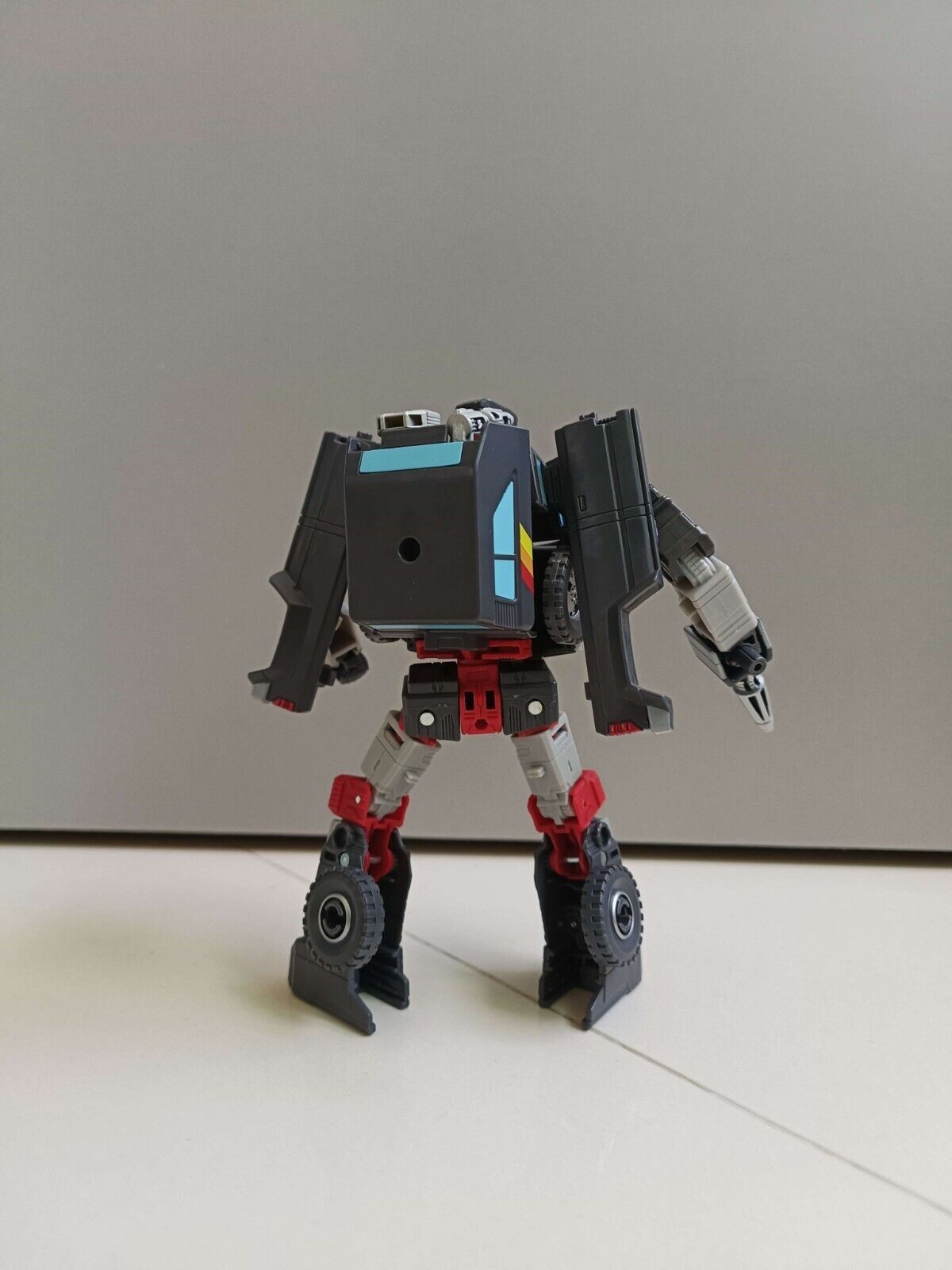 Transformers News: More Images of Gen Selects Trailbreaker in Toon Colours