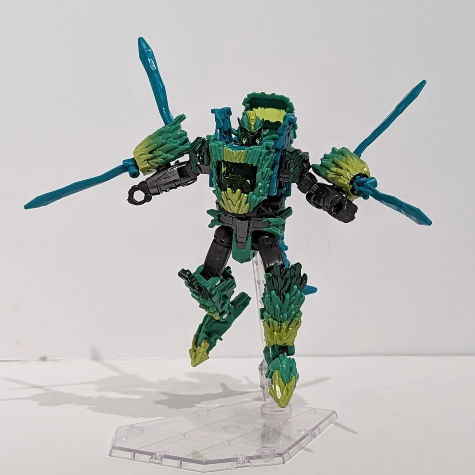 Transformers News: Only 3 Toys Have Yet to be Seen from the Second Wave of Legacy United Transformers News: Only 3 Toys Have Yet to be Seen from the Second Wave of Legacy United