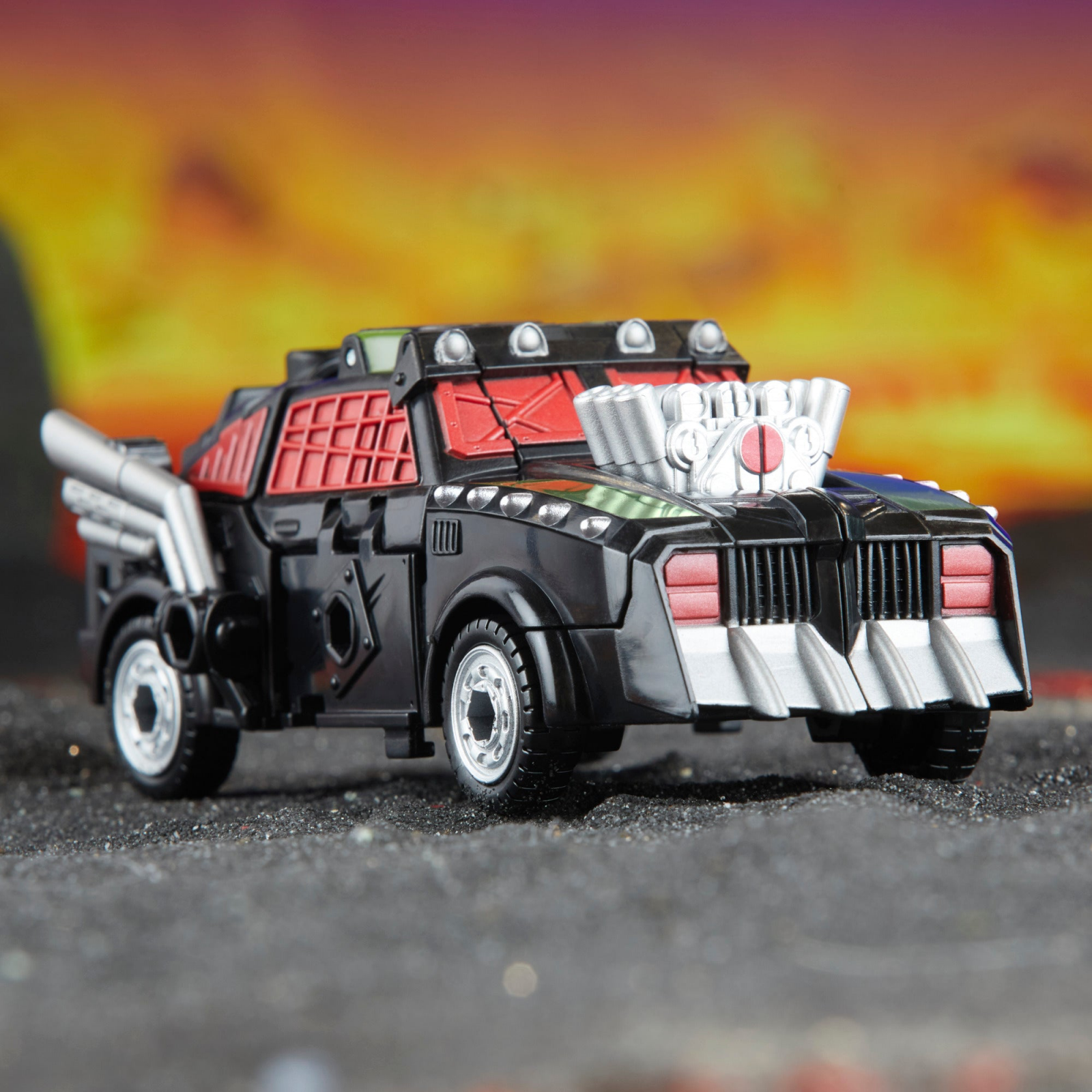 Transformers News: Images Showing Final Deco for Legacy Lockdown + More Images of Star Raiders and Road Pig Sneak Peek