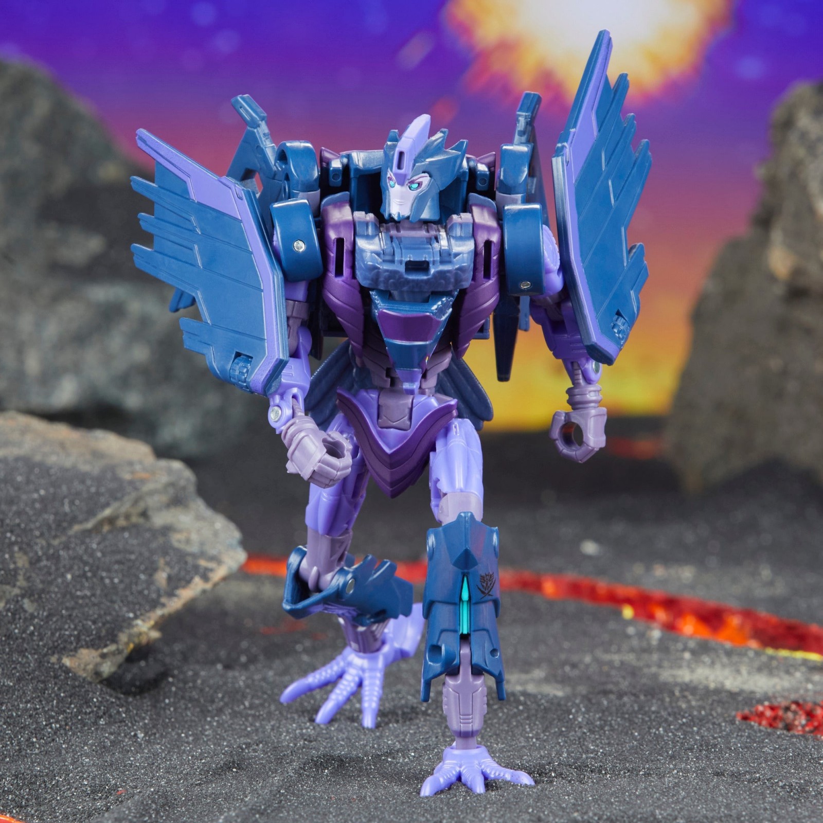 Transformers News: Images Showing Final Deco for Legacy Lockdown + More Images of Star Raiders and Road Pig Sneak Peek