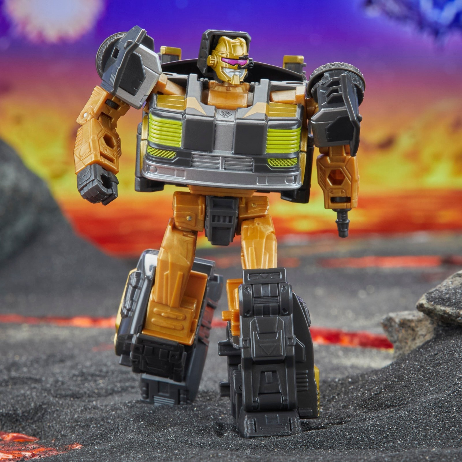 Transformers News: Images Showing Final Deco for Legacy Lockdown + More Images of Star Raiders and Road Pig Sneak Peek