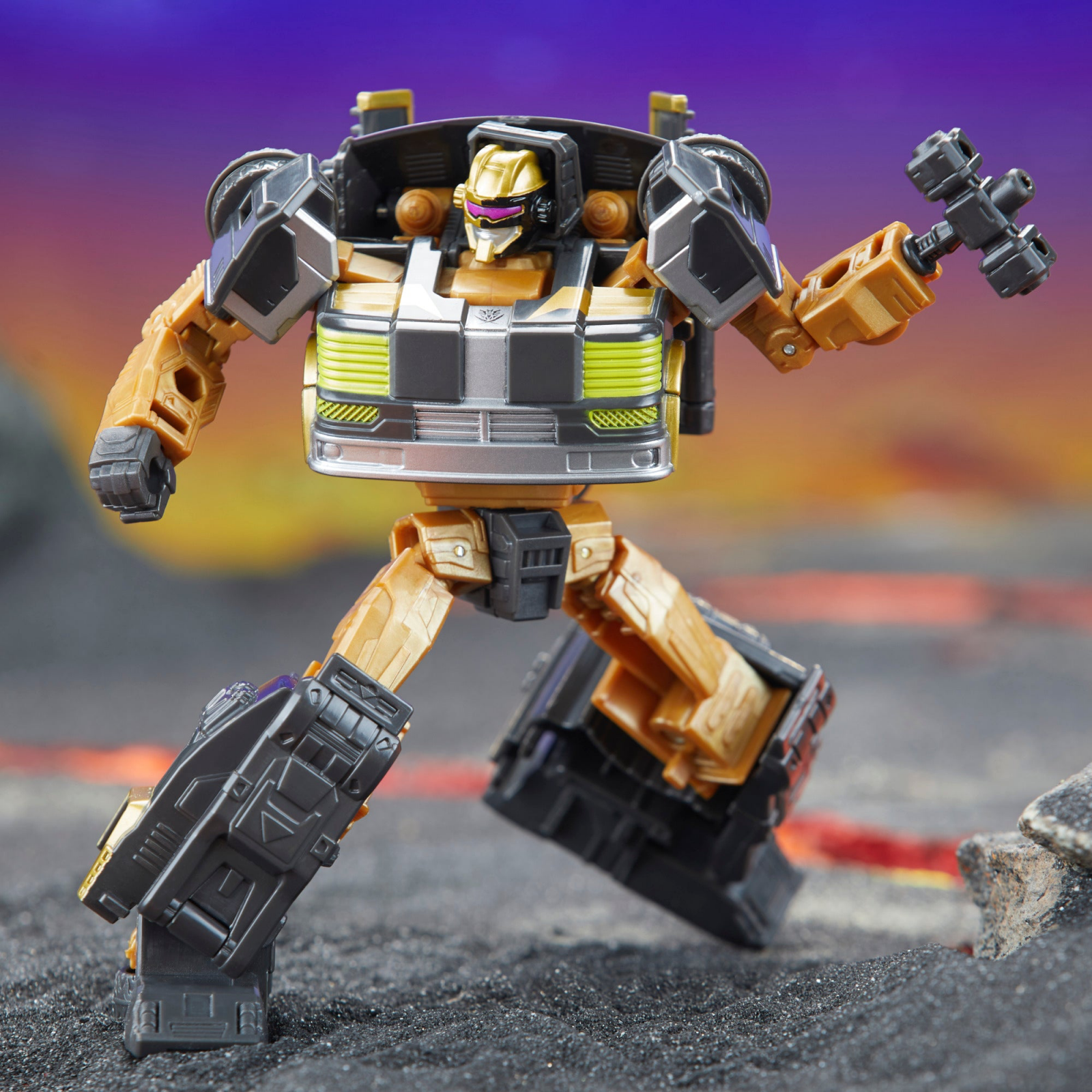 Transformers News: Images Showing Final Deco for Legacy Lockdown + More Images of Star Raiders and Road Pig Sneak Peek