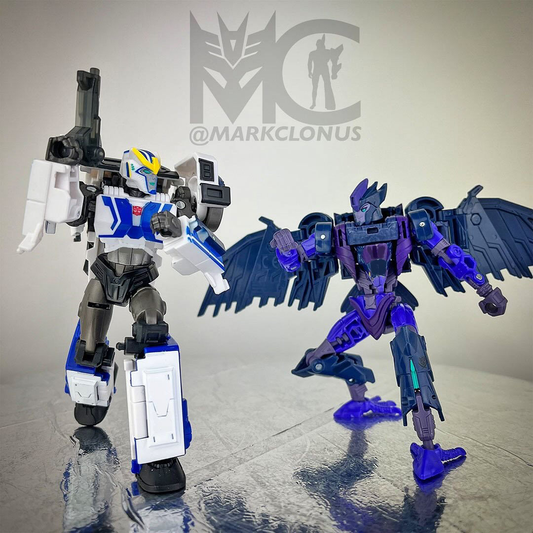Transformers News: Images Showing Final Deco for Legacy Lockdown + More Images of Star Raiders and Road Pig Sneak Peek