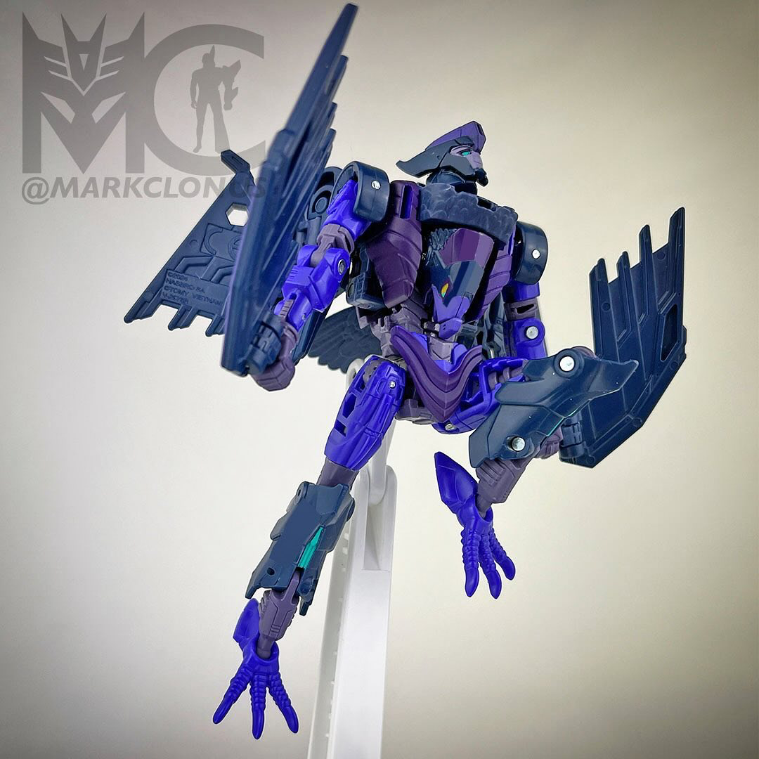 Transformers News: Images Showing Final Deco for Legacy Lockdown + More Images of Star Raiders and Road Pig Sneak Peek