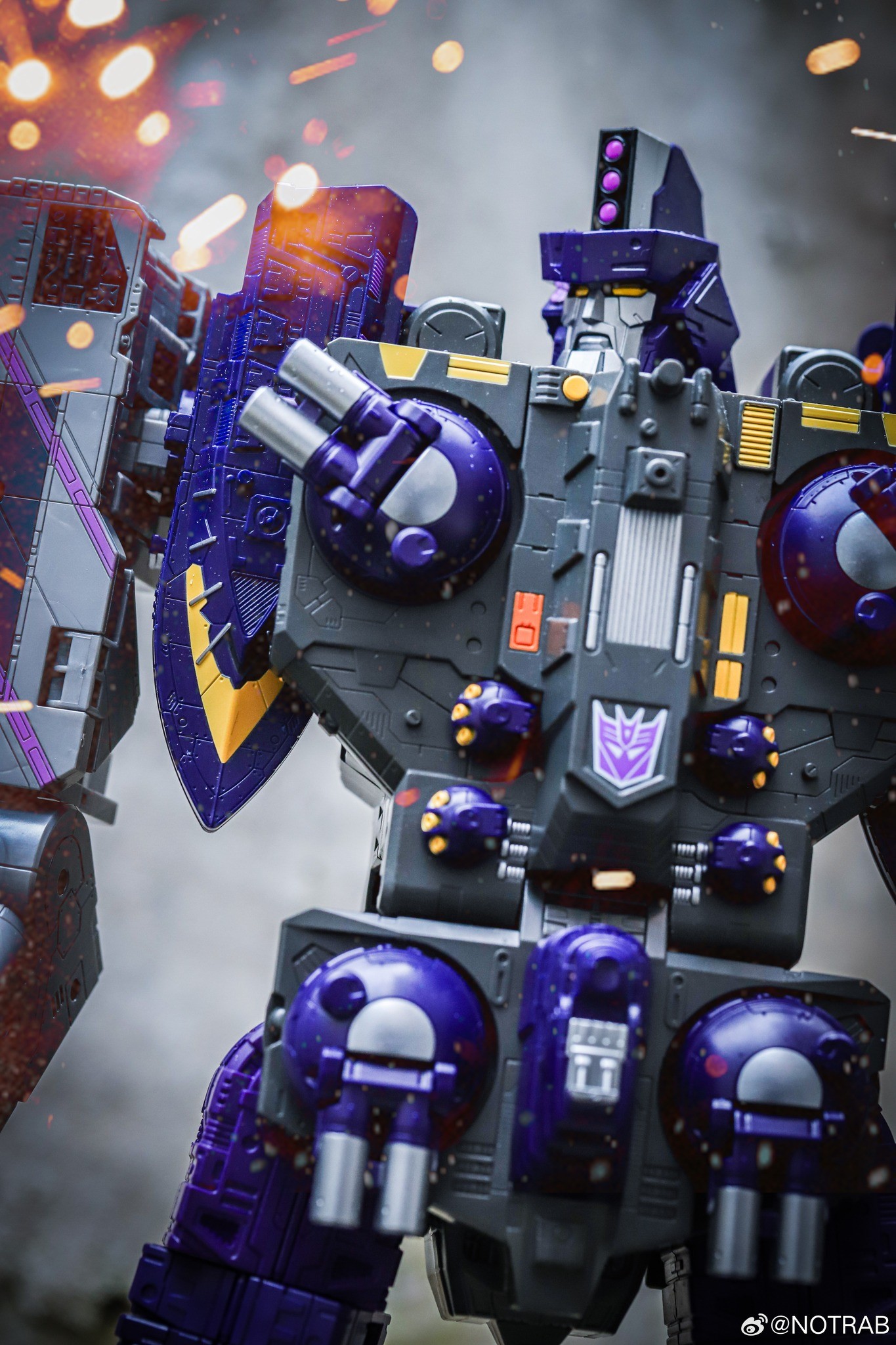 Transformers News: In Hand Images of Legacy United Tidal Wave, Magmatron and More Transformers News: In Hand Images of Legacy United Tidal Wave, Magmatron and More