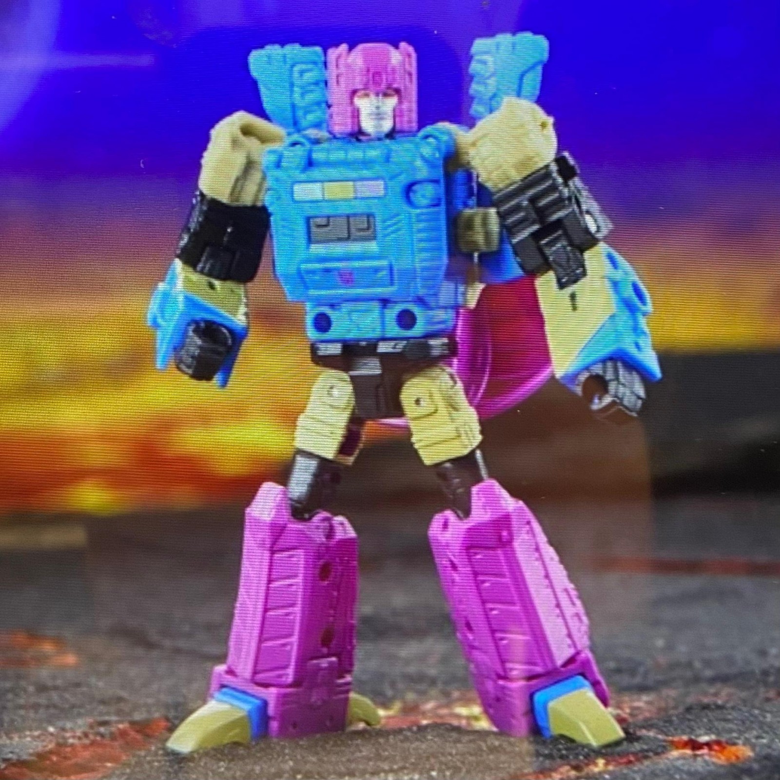 Transformers News: First Look at Transformers Legacy Squeezplay, Prime Clifjumper, Orange Tarantulas, Cyberverse Tarn Transformers News: First Look at Transformers Legacy Squeezplay, Prime Clifjumper, Orange Tarantulas, Cyberverse Tarn