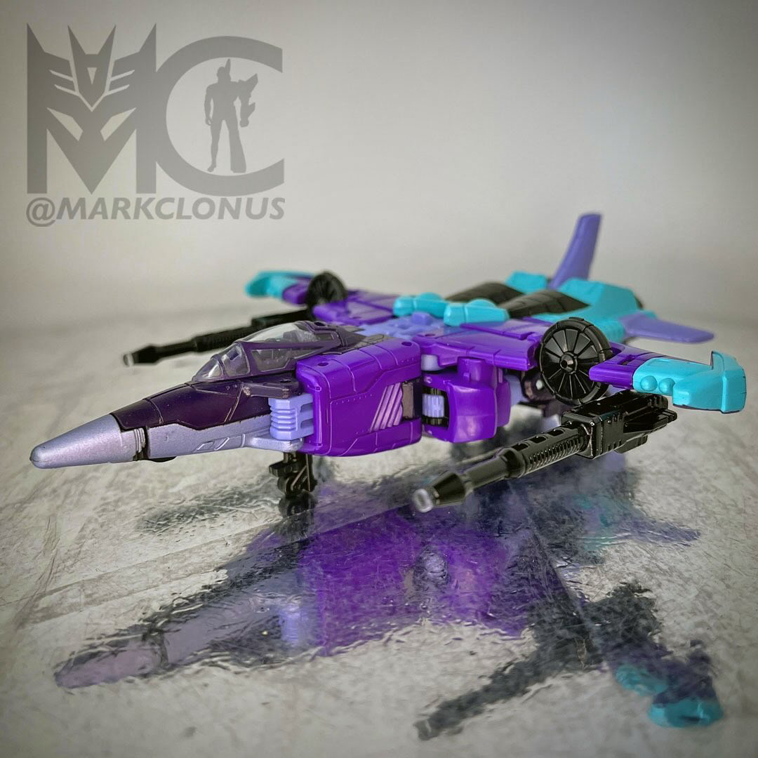 Transformers News: Deisgner Notes and Images for Legacy United Deluxe Slipstream and Quake Transformers News: Deisgner Notes and Images for Legacy United Deluxe Slipstream and Quake