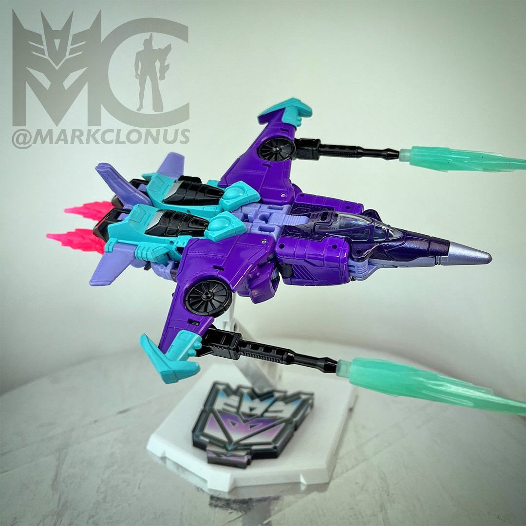 Transformers News: Deisgner Notes and Images for Legacy United Deluxe Slipstream and Quake Transformers News: Deisgner Notes and Images for Legacy United Deluxe Slipstream and Quake
