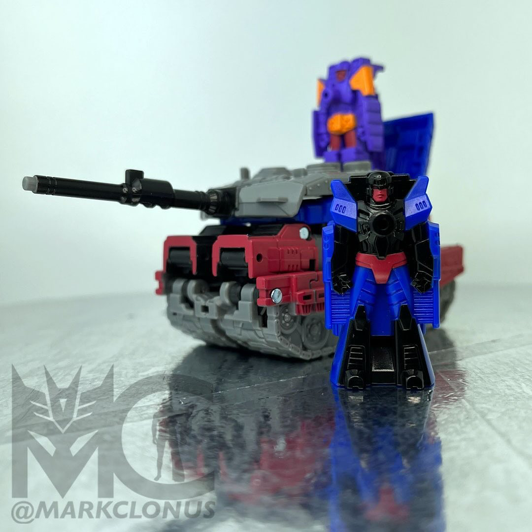 Transformers News: Deisgner Notes and Images for Legacy United Deluxe Slipstream and Quake Transformers News: Deisgner Notes and Images for Legacy United Deluxe Slipstream and Quake