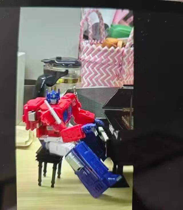 Transformers News: Transformers Commander Class SS 86 Optimus Prime Possibly Leaked Transformers News: Transformers Commander Class SS 86 Optimus Prime Possibly Leaked