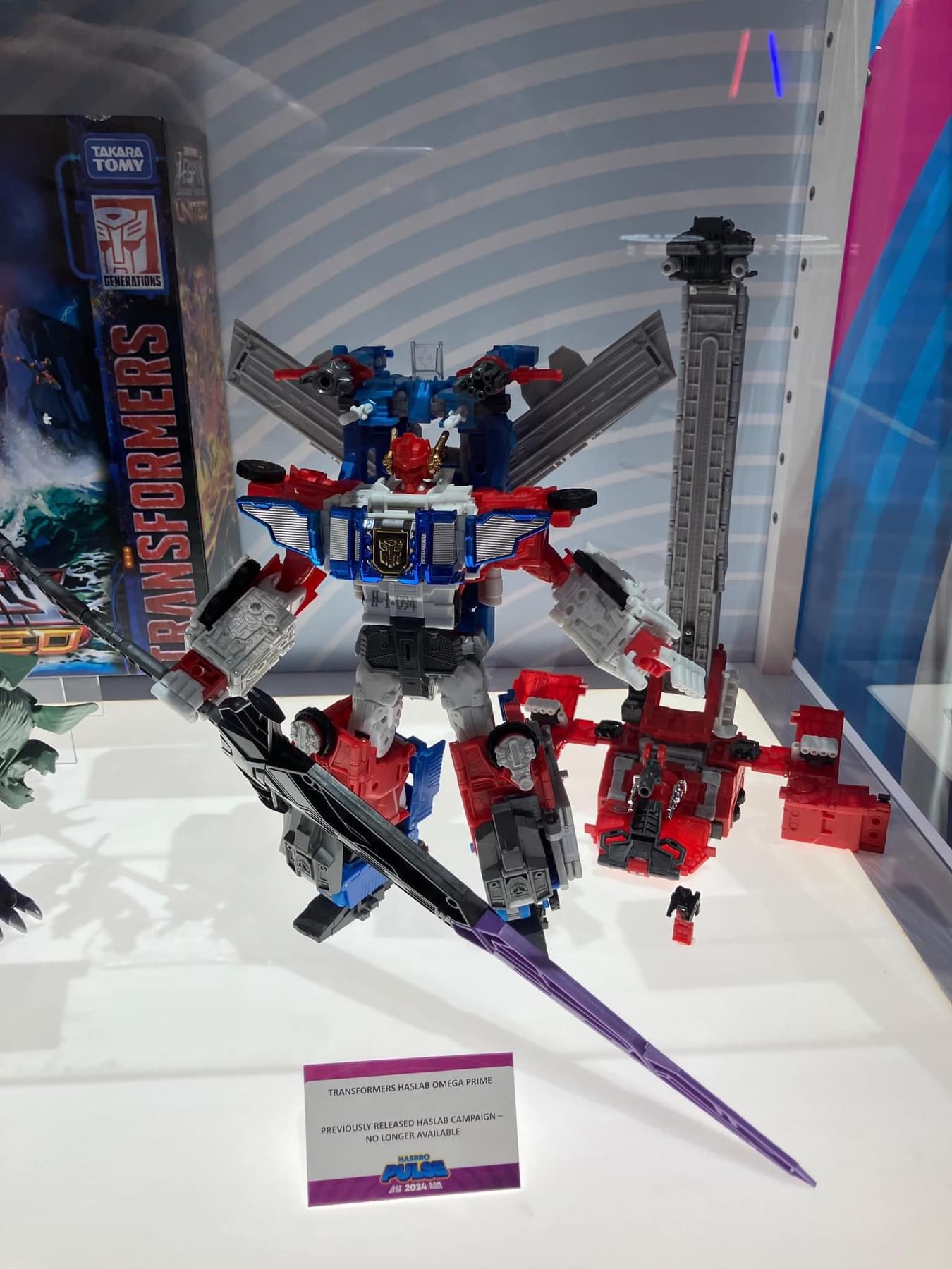 Transformers News: 40th Anniversary G1 Optimus Prime Reissue in Cartoon Colors Among Reveals at SDCC Preview Night Transformers News: 40th Anniversary G1 Optimus Prime Reissue in Cartoon Colors Among Reveals at SDCC Preview Night