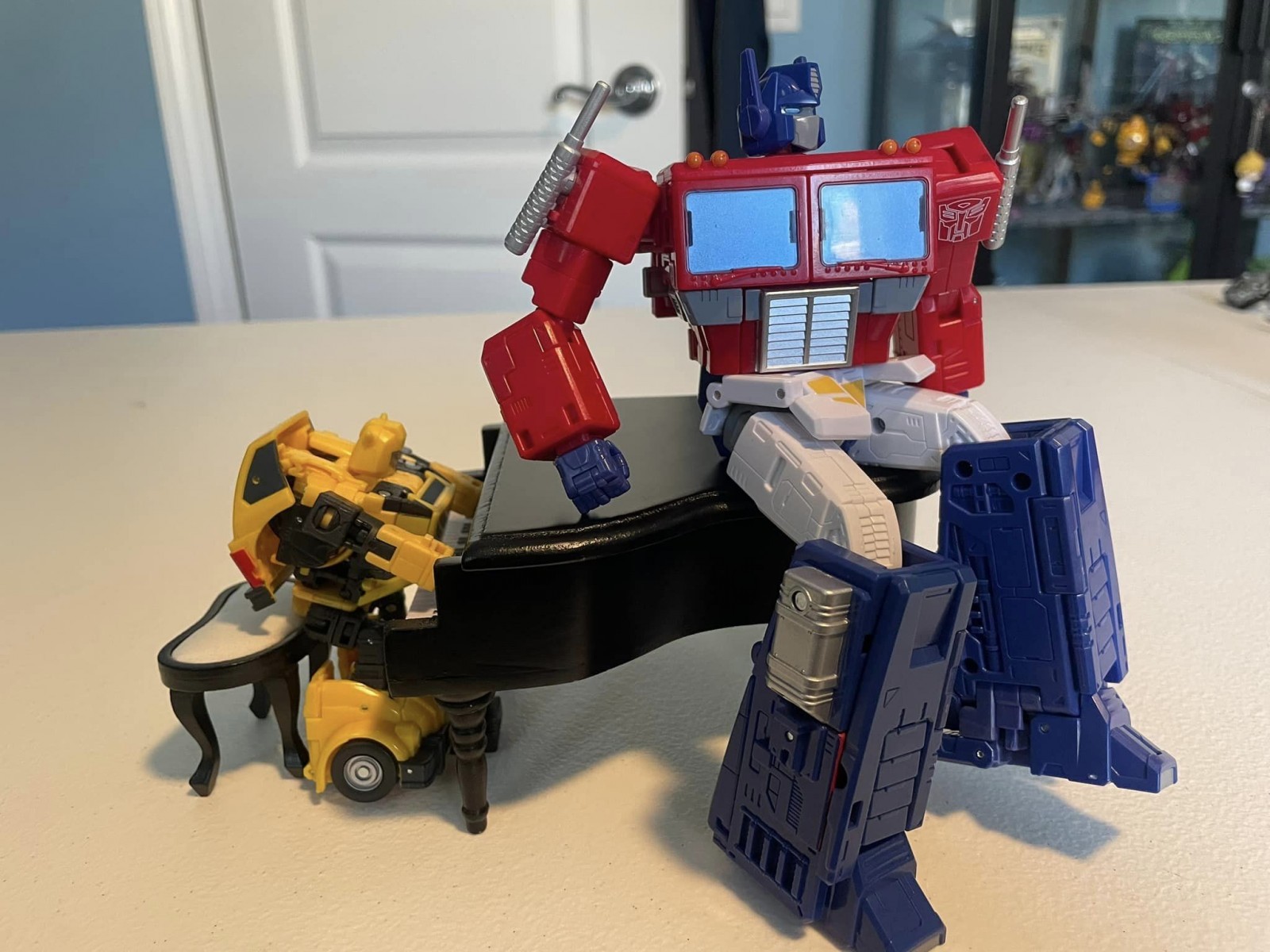 Transformers News: Review and In Hand Images of Commander Class Studio Series 86 Optimus Prime Showing Scale