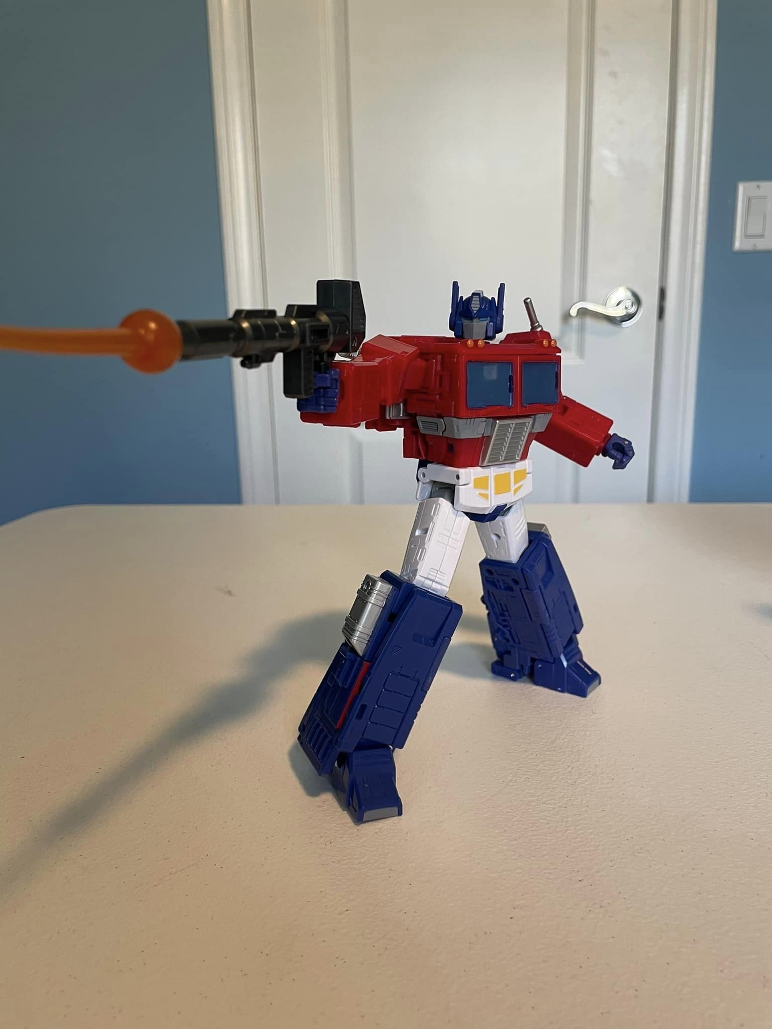 Transformers News: Review and In Hand Images of Commander Class Studio Series 86 Optimus Prime Showing Scale