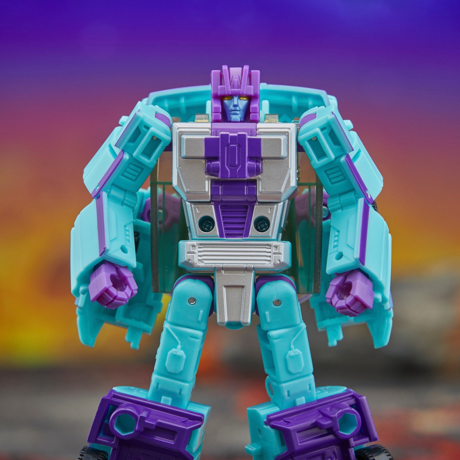Transformers News: Official and In Package Images of Recent Legacy United Reveals + Amazon Links Transformers News: Official and In Package Images of Recent Legacy United Reveals + Amazon Links