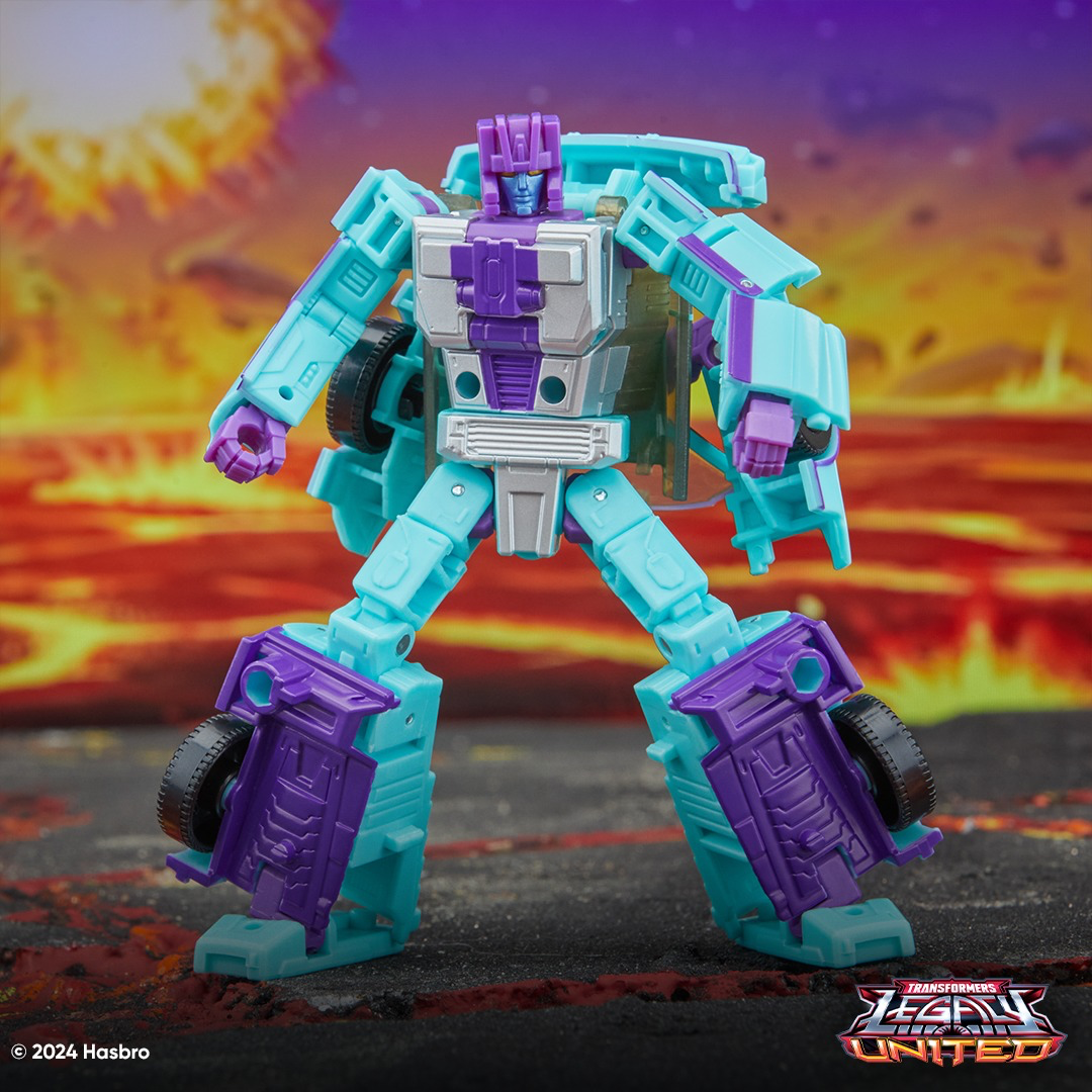 Transformers News: Official and In Package Images of Recent Legacy United Reveals + Amazon Links Transformers News: Official and In Package Images of Recent Legacy United Reveals + Amazon Links