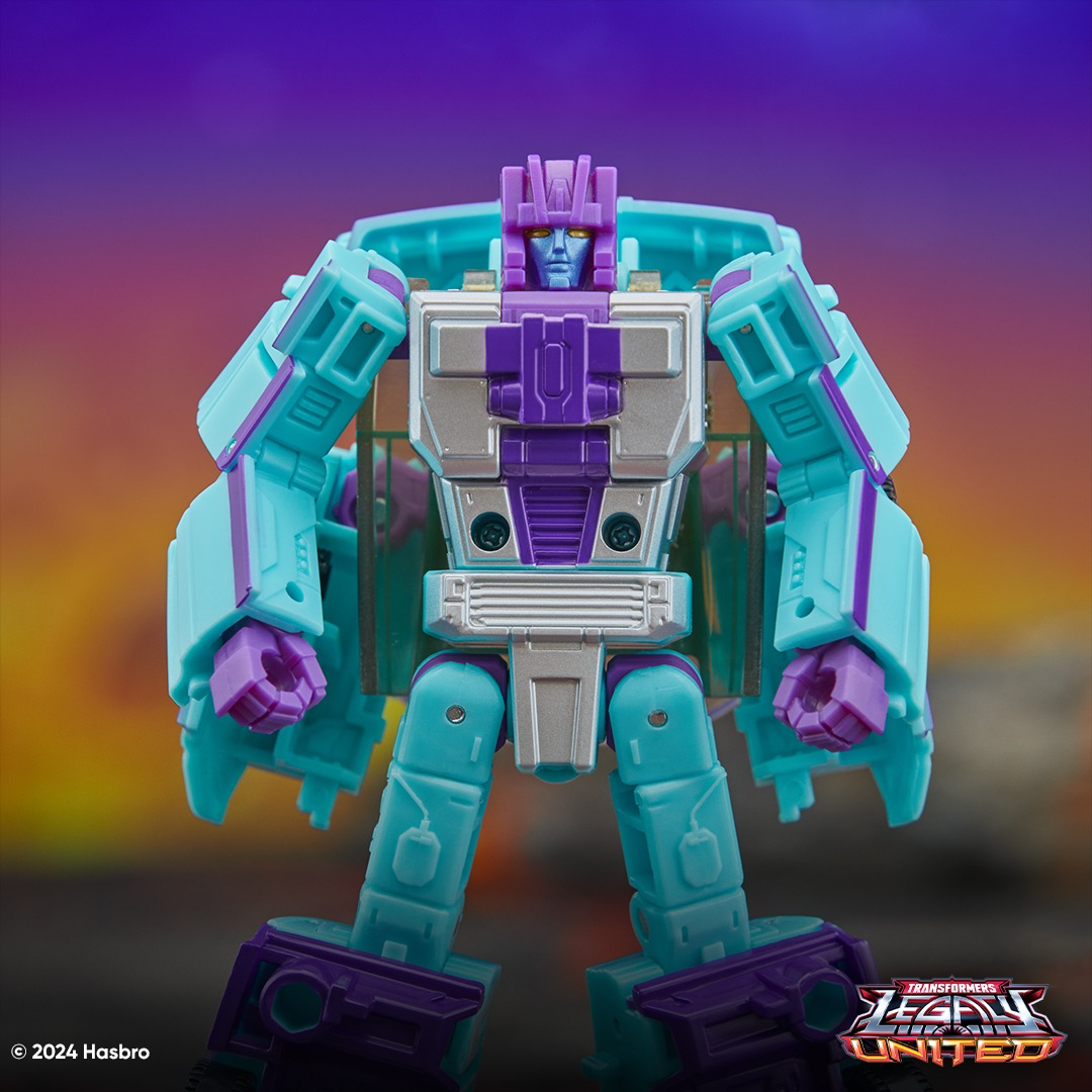 Transformers News: Official and In Package Images of Recent Legacy United Reveals + Amazon Links Transformers News: Official and In Package Images of Recent Legacy United Reveals + Amazon Links
