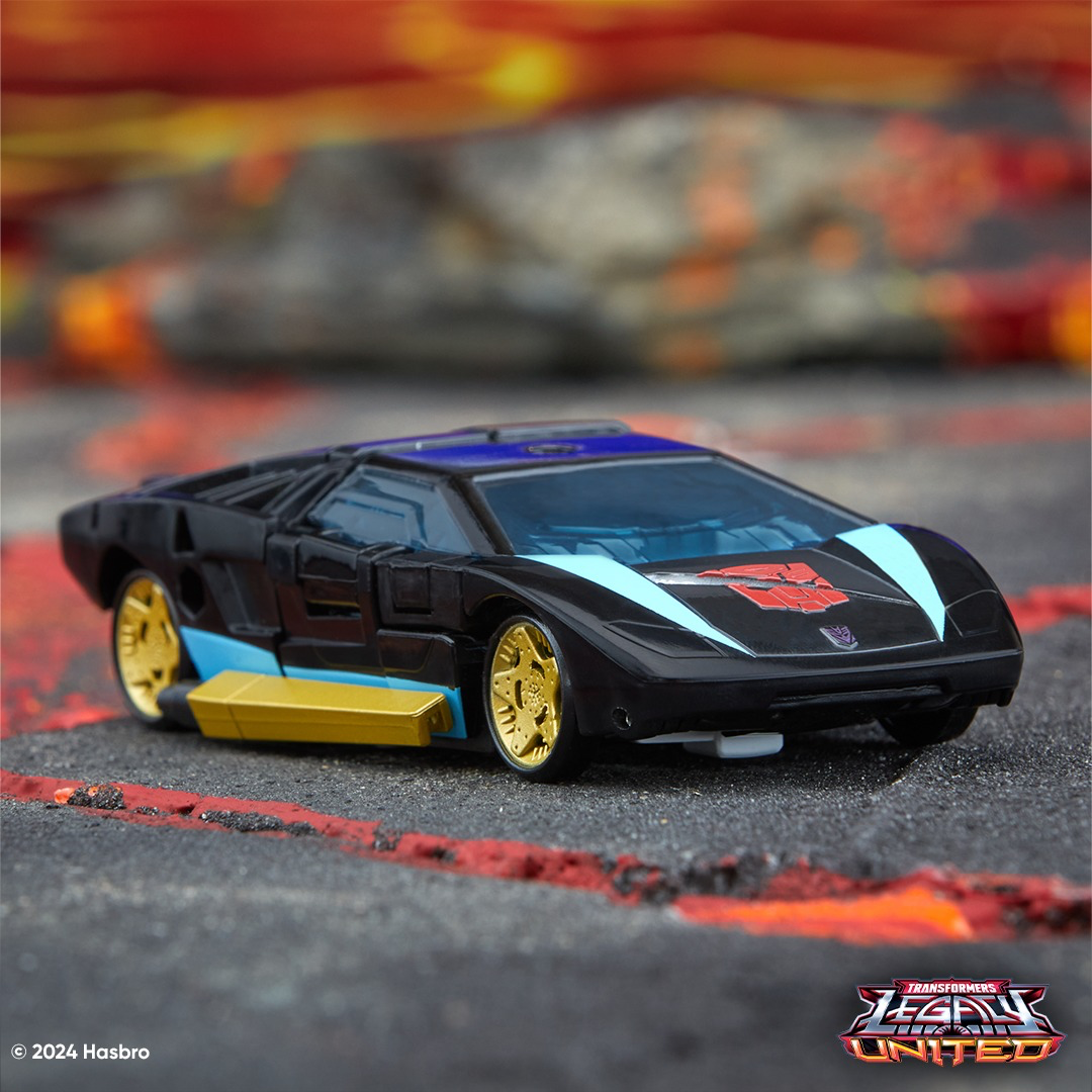 Transformers News: Official and In Package Images of Recent Legacy United Reveals + Amazon Links Transformers News: Official and In Package Images of Recent Legacy United Reveals + Amazon Links