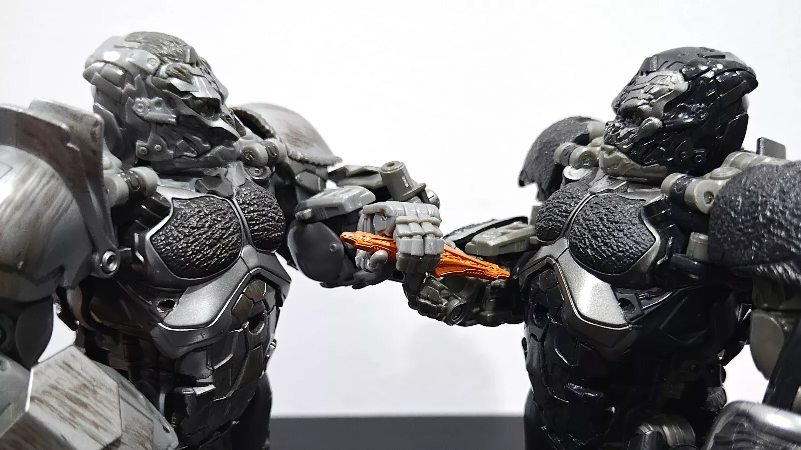 Transformers News: Video Reviews for Studio Series Hatchet, Skywarp, Apelinq, TFOne B-127 and New VW Bumblebee Transformers News: Video Reviews for Studio Series Hatchet, Skywarp, Apelinq, TFOne B-127 and New VW Bumblebee