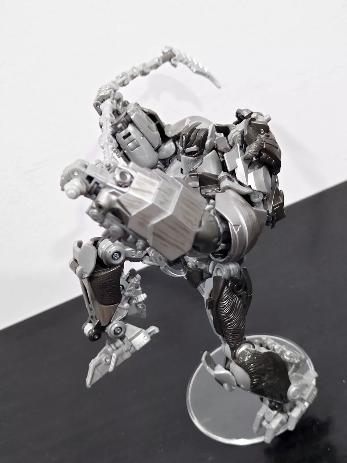 Transformers News: Video Reviews for Studio Series Hatchet, Skywarp, Apelinq, TFOne B-127 and New VW Bumblebee Transformers News: Video Reviews for Studio Series Hatchet, Skywarp, Apelinq, TFOne B-127 and New VW Bumblebee