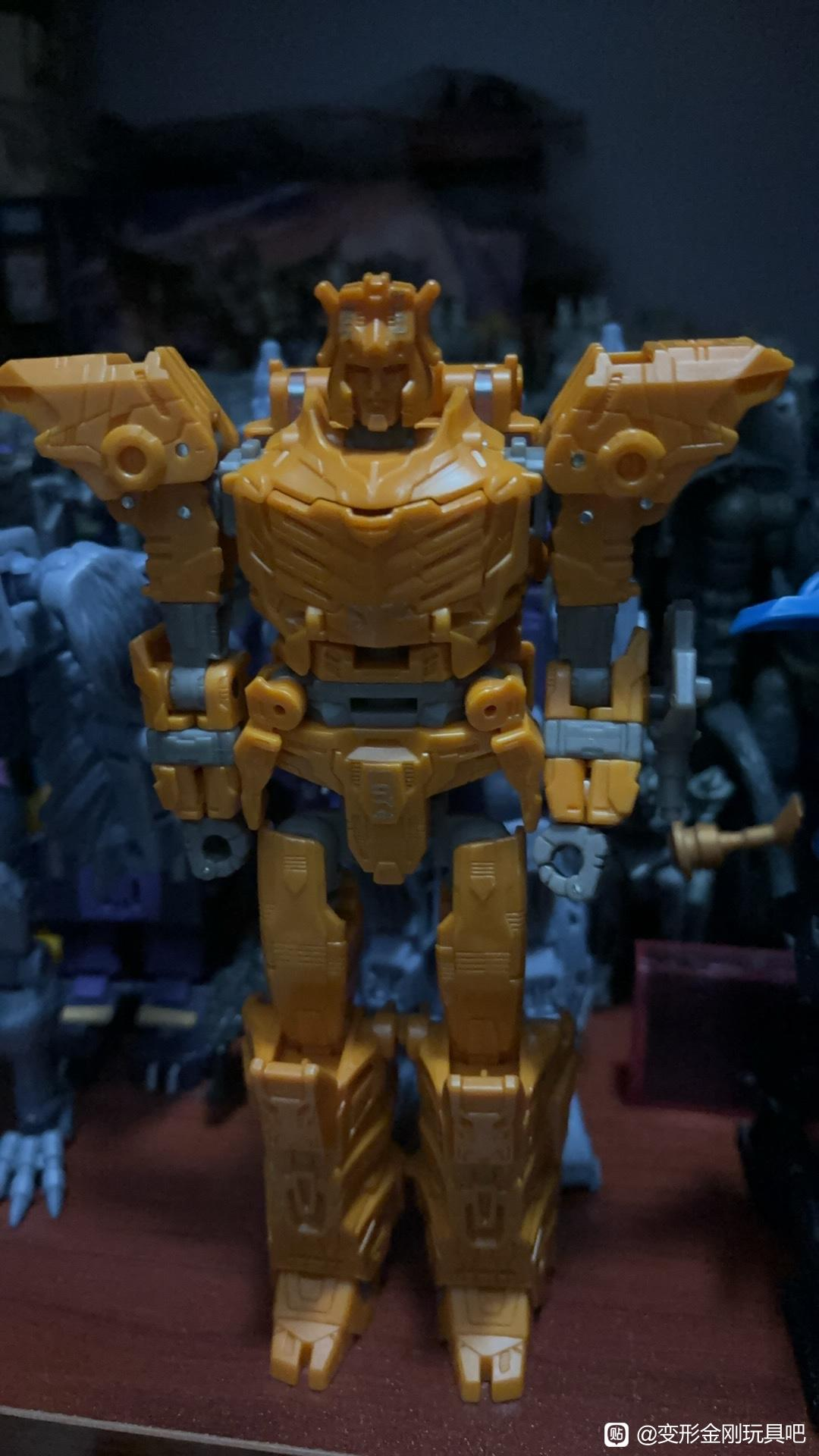 Transformers News: More Images of Transformers Age of the Primes Prima Prototype