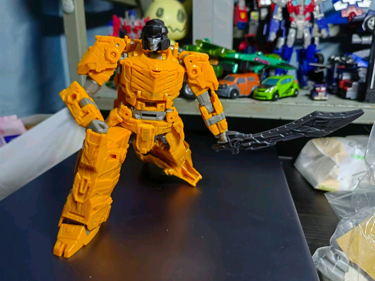 Transformers News: More Images of Transformers Age of the Primes Prima Prototype
