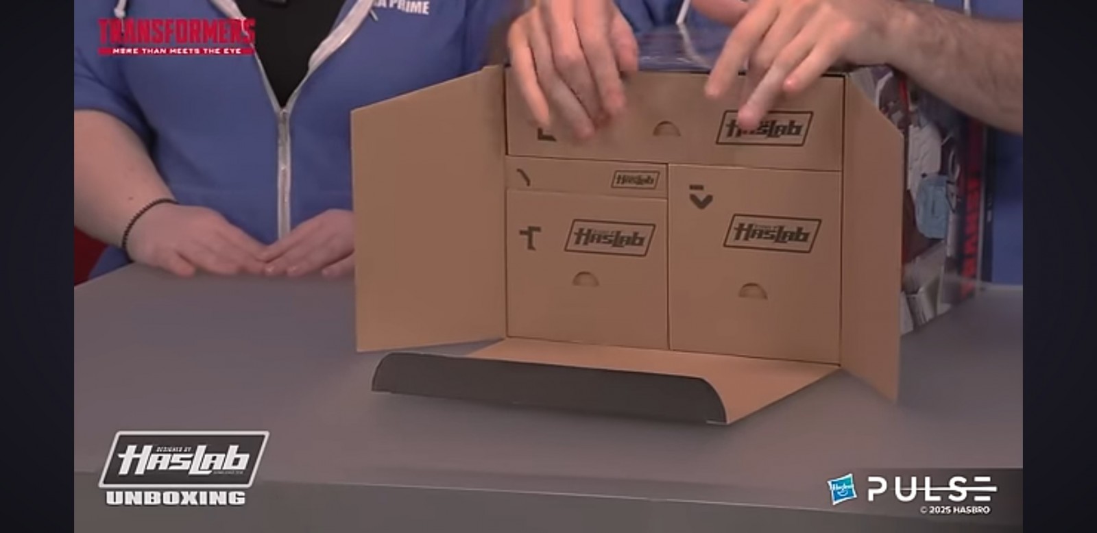 Transformers News: HasLab Omega Prime Unboxing Video Dropped Transformers News: HasLab Omega Prime Unboxing Video Dropped