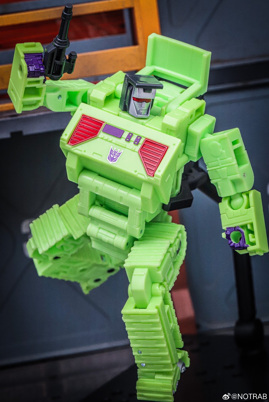 Transformers News: New Images of Constructicons Show Size Comparisons with Aerialbots
