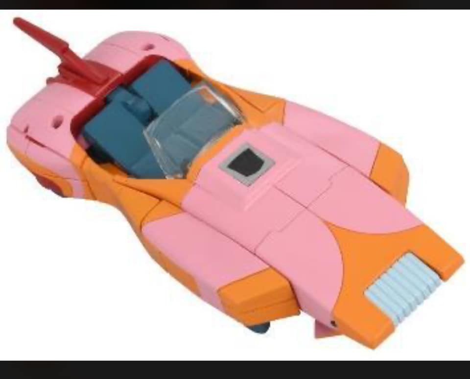 Transformers News: First Official Images of Missing Link G1 Arcee