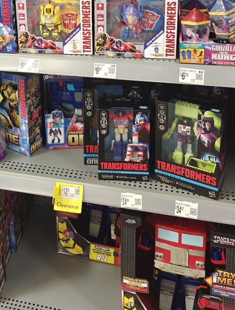 Transformers News: Walmarts Across the US are Loading Up Their Shelves with New Transformers Toys from all Lines