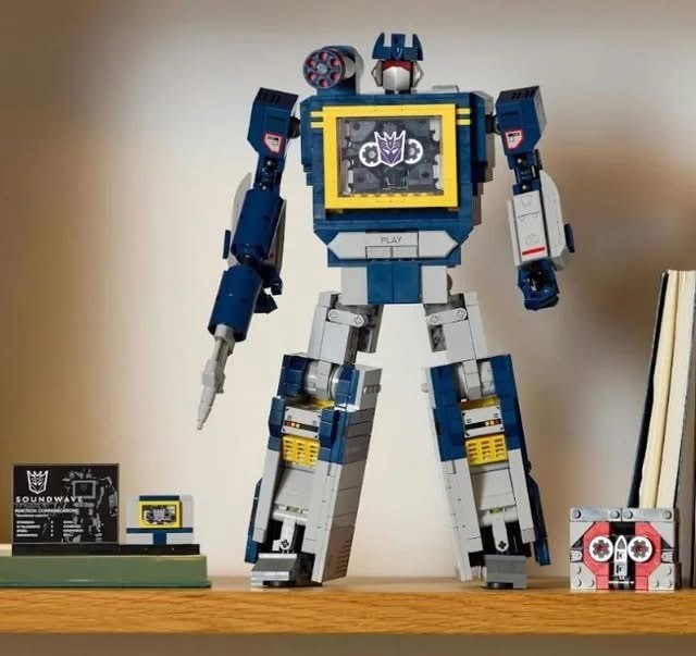 Transformers News: First Look at Lego Transformers Soundwave Coming Out August 1st